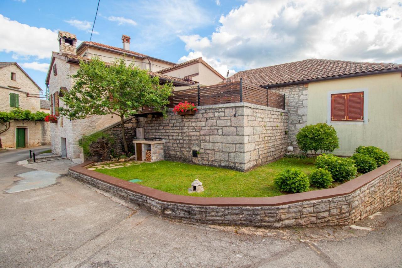 Stara Kuca Apartma Heki